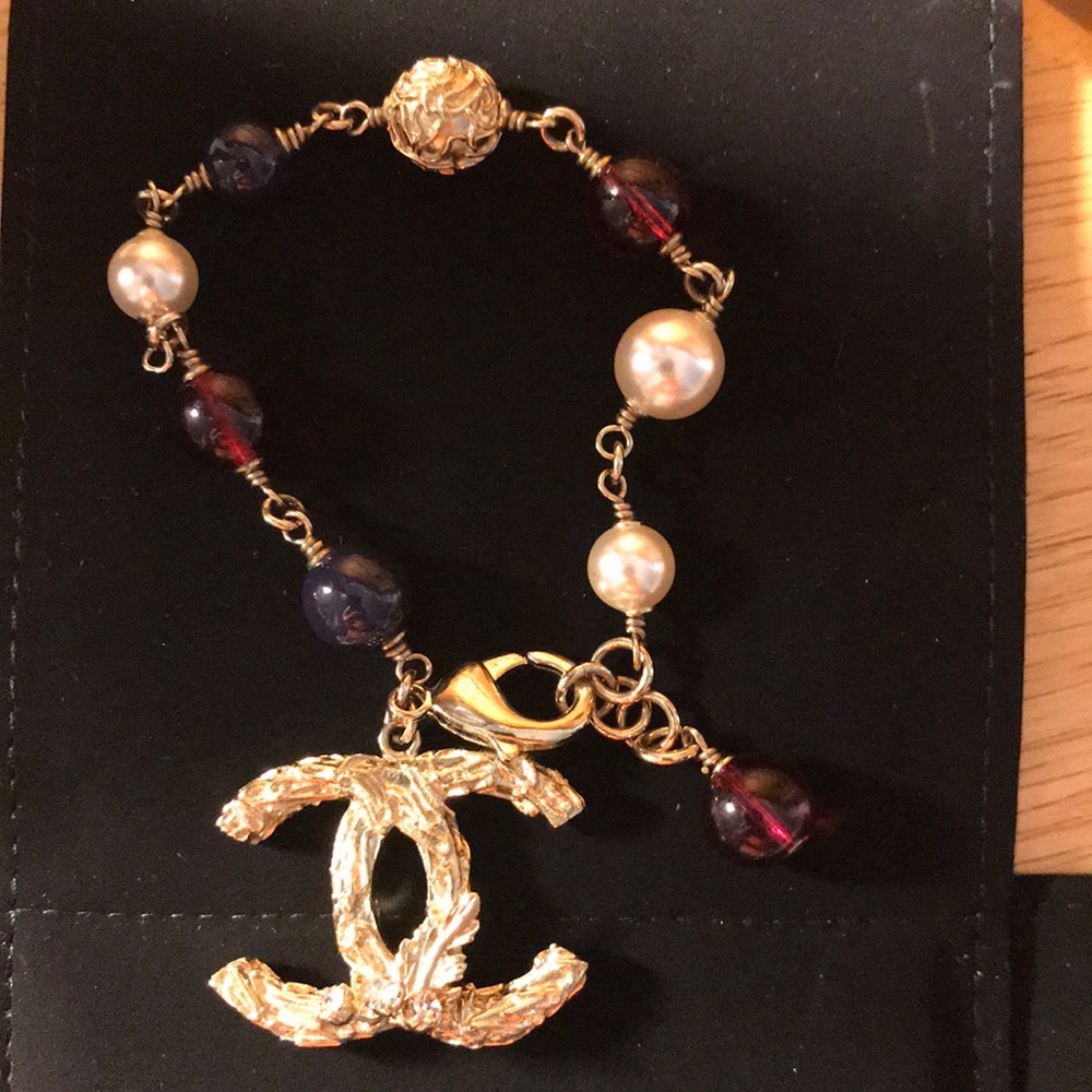 Authentic Chanel Crystal & Faux Pearl Bracelet - Picture 10 of 11